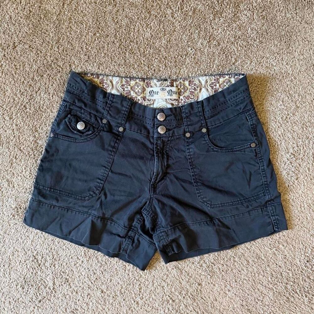 American-vintage Women's Black Shorts